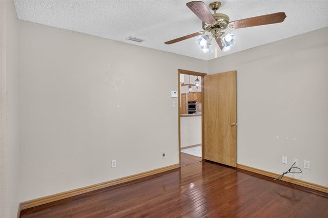 604 Gunnison Drive, Arlington, TX 76006