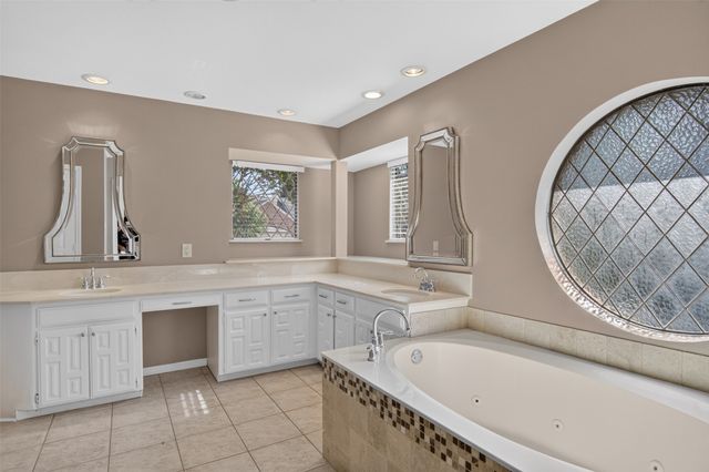 604 Gunnison Drive, Arlington, TX 76006