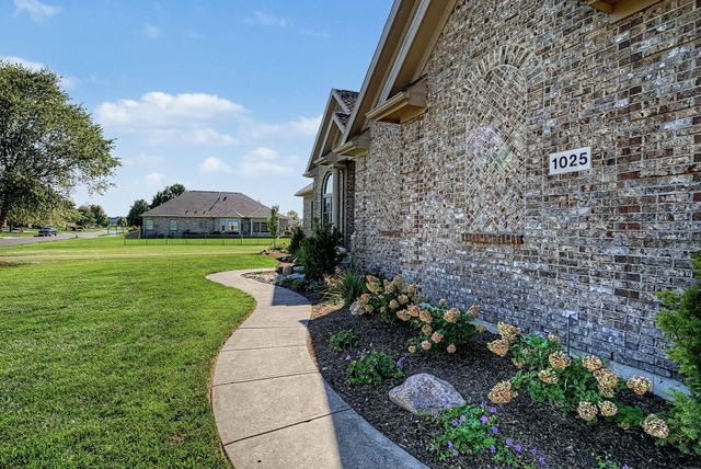 1025 Rosewood Creek Drive 1025 Rosewood Creek Drive, Troy, OH 45373