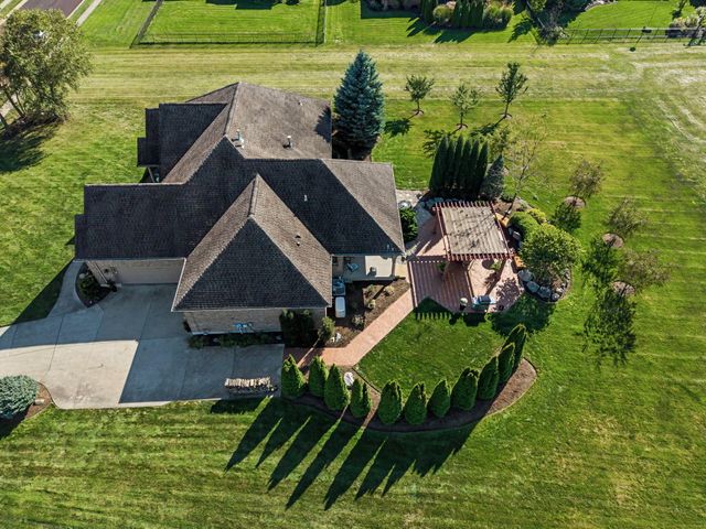 1025 Rosewood Creek Drive 1025 Rosewood Creek Drive, Troy, OH 45373