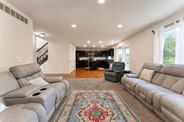 26626 Lakepointe Drive, Taylor, MI 48180