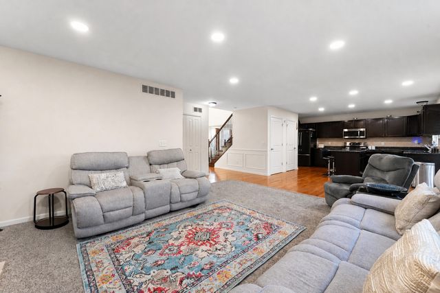 26626 Lakepointe Drive, Taylor, MI 48180