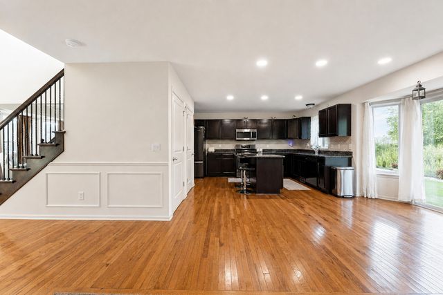 26626 Lakepointe Drive, Taylor, MI 48180