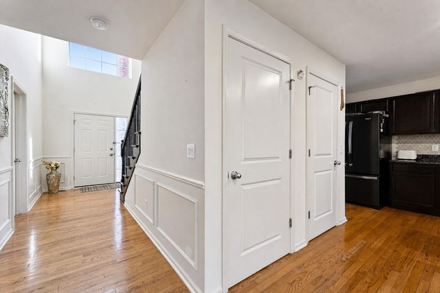 26626 Lakepointe Drive, Taylor, MI 48180