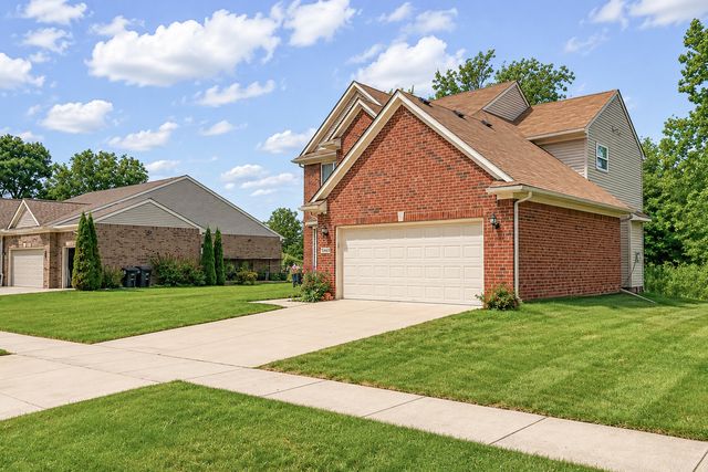 26626 Lakepointe Drive, Taylor, MI 48180