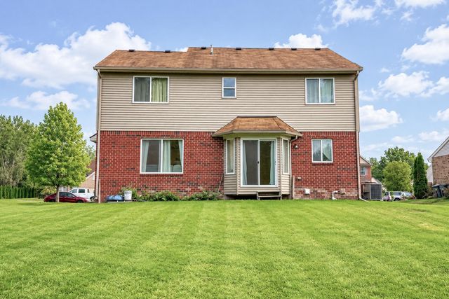 26626 Lakepointe Drive, Taylor, MI 48180