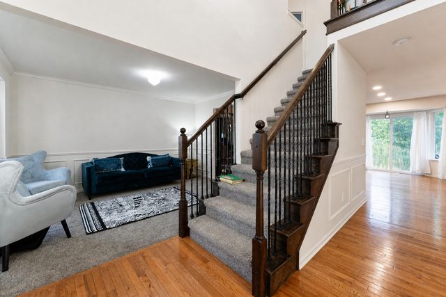 26626 Lakepointe Drive, Taylor, MI 48180