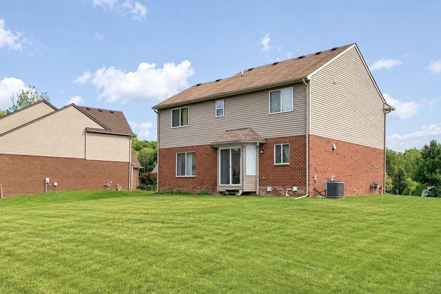 26626 Lakepointe Drive, Taylor, MI 48180