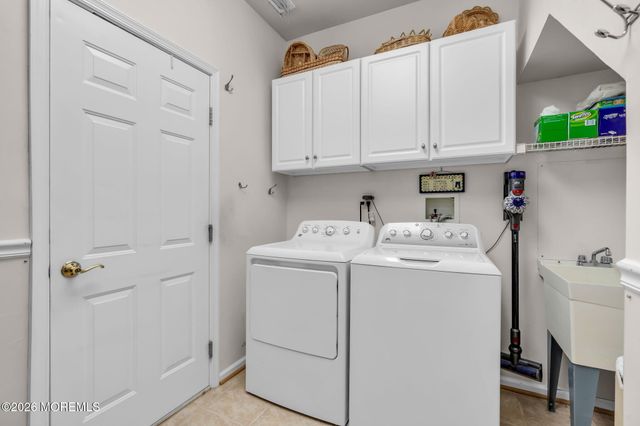 8 Byron Drive, Manchester, NJ 08759