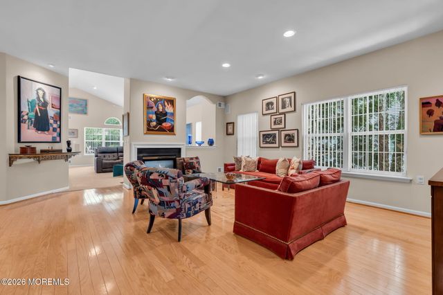 8 Byron Drive, Manchester, NJ 08759