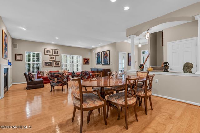 8 Byron Drive, Manchester, NJ 08759