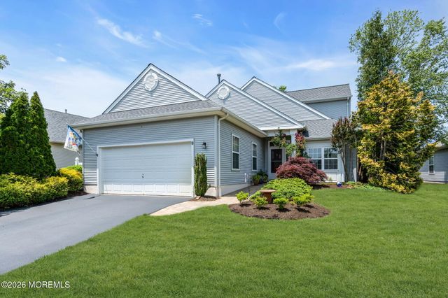 8 Byron Drive, Manchester, NJ 08759