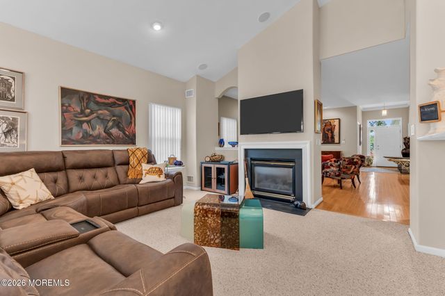 8 Byron Drive, Manchester, NJ 08759