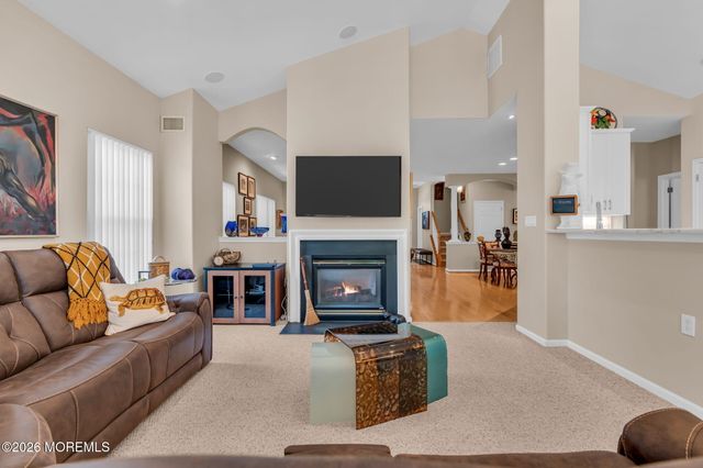 8 Byron Drive, Manchester, NJ 08759