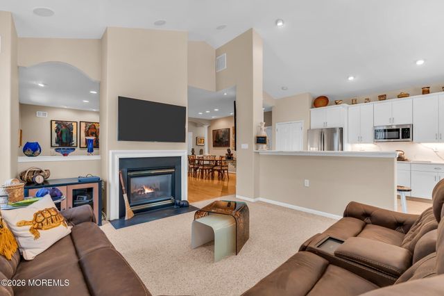 8 Byron Drive, Manchester, NJ 08759