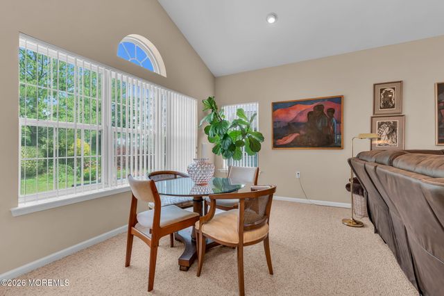 8 Byron Drive, Manchester, NJ 08759