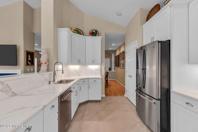 8 Byron Drive, Manchester, NJ 08759