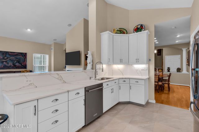 8 Byron Drive, Manchester, NJ 08759