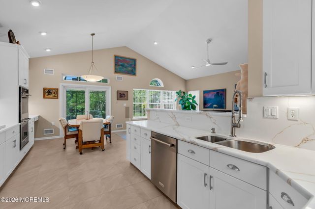 8 Byron Drive, Manchester, NJ 08759
