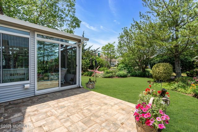 8 Byron Drive, Manchester, NJ 08759