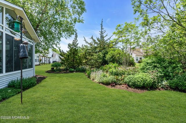 8 Byron Drive, Manchester, NJ 08759