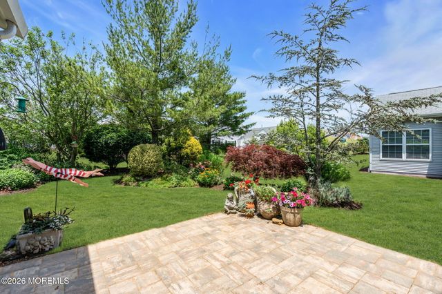 8 Byron Drive, Manchester, NJ 08759