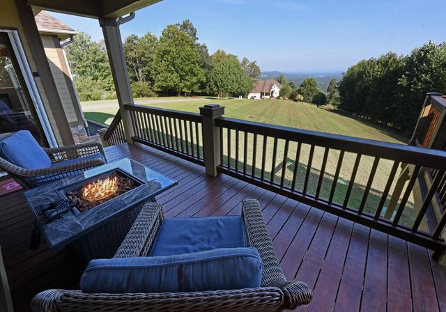 594 Summit Trace, Blairsville, GA 30512