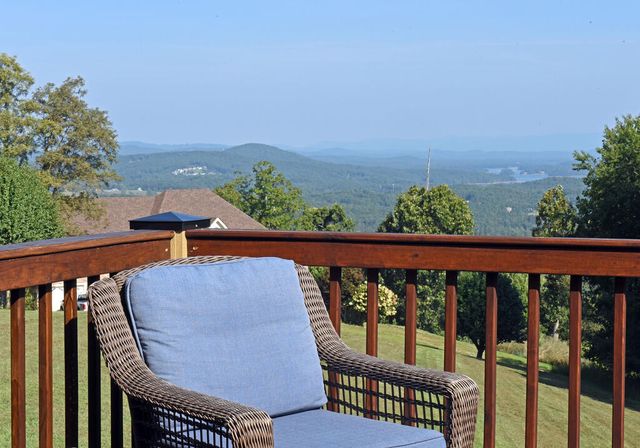 594 Summit Trace, Blairsville, GA 30512