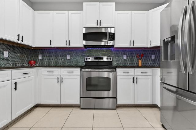 9807 NW 88th Ter, Doral, FL 33178