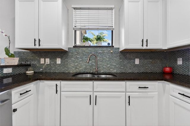 9807 NW 88th Ter, Doral, FL 33178