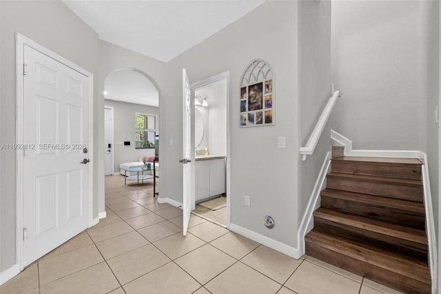 9807 NW 88th Ter, Doral, FL 33178