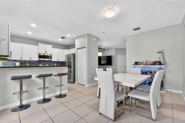 9807 NW 88th Ter, Doral, FL 33178