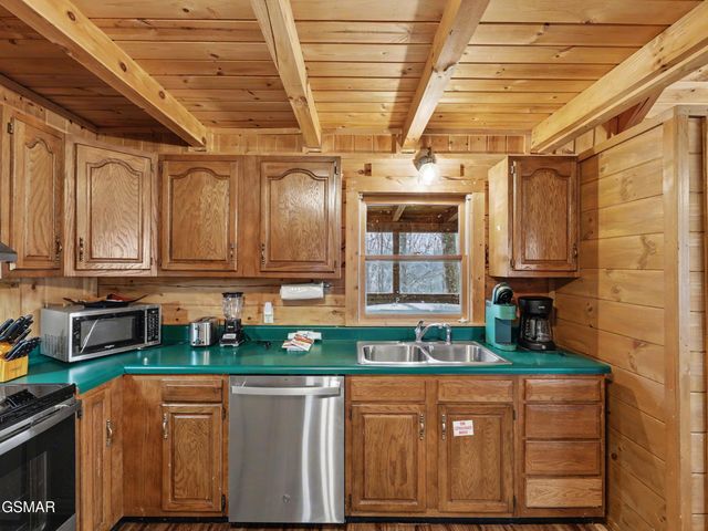 1141 Ski View Lane, Sevierville, TN 37876