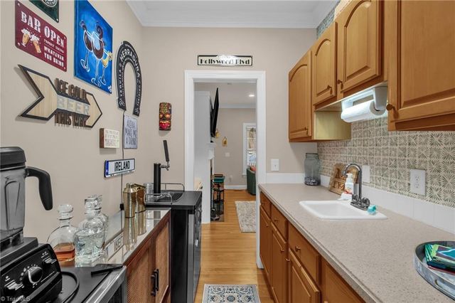 136 Montauk Court, Clemmons, NC 27012