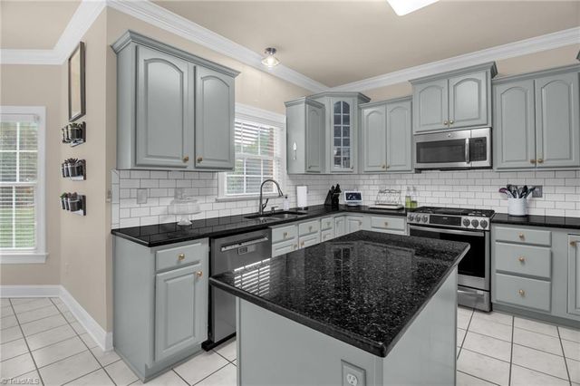 136 Montauk Court, Clemmons, NC 27012