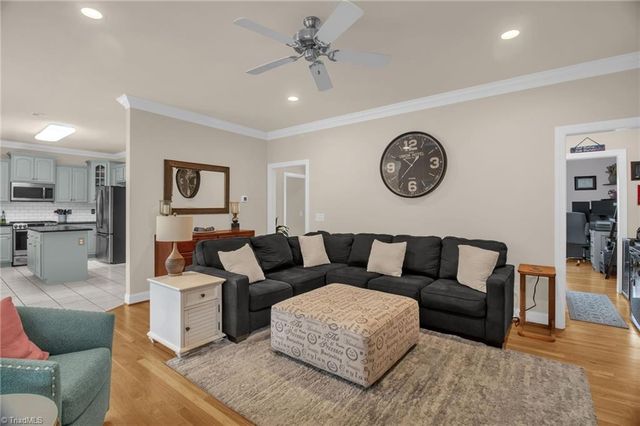 136 Montauk Court, Clemmons, NC 27012