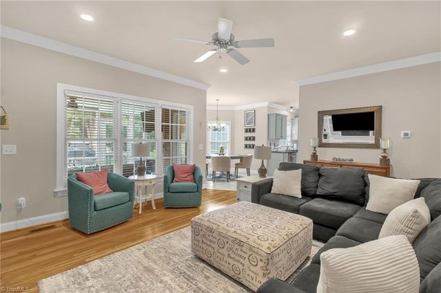 136 Montauk Court, Clemmons, NC 27012