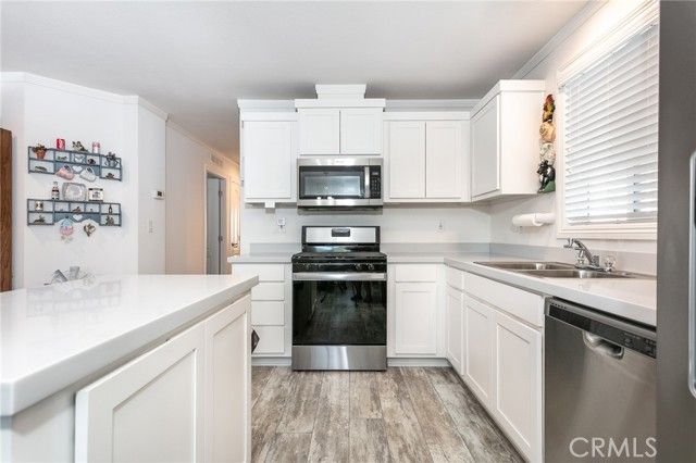 18 Portola, San Fernando, CA 91345