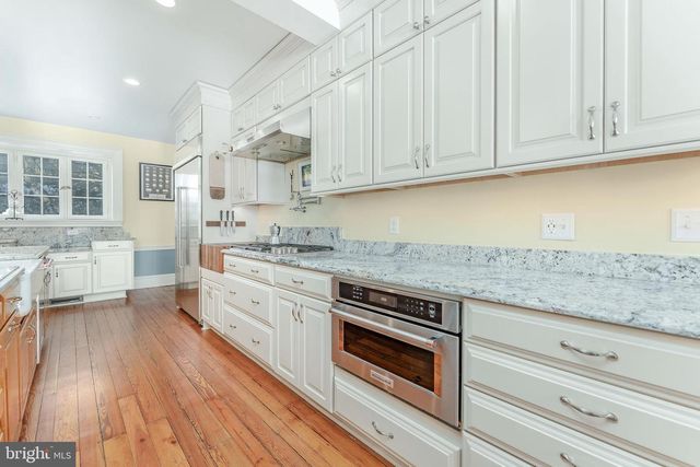 630 WASHINGTON LN, Jenkintown, PA 19046