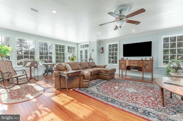 630 WASHINGTON LN, Jenkintown, PA 19046