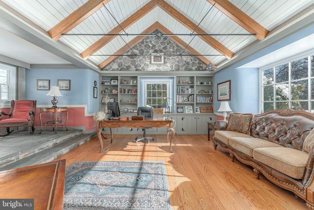 630 WASHINGTON LN, Jenkintown, PA 19046