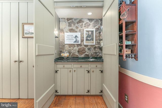 630 WASHINGTON LN, Jenkintown, PA 19046