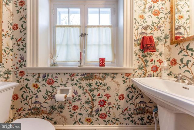 630 WASHINGTON LN, Jenkintown, PA 19046