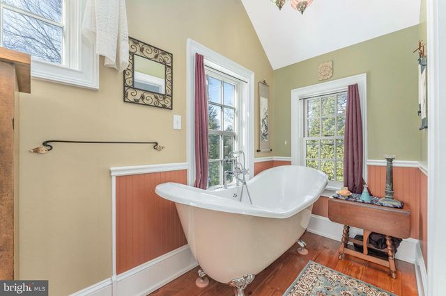 630 WASHINGTON LN, Jenkintown, PA 19046