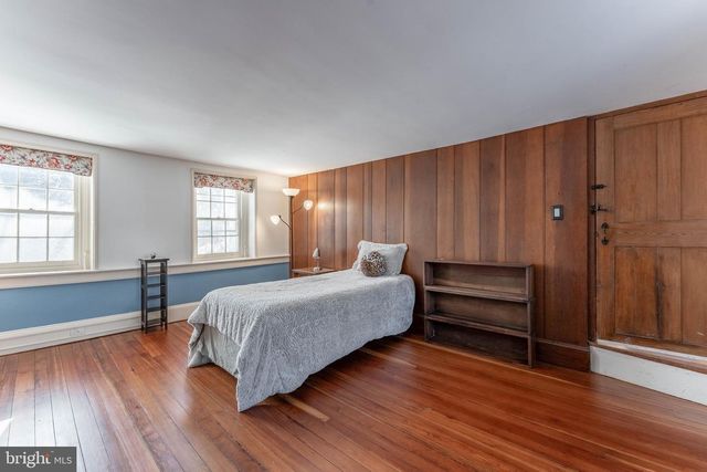 630 WASHINGTON LN, Jenkintown, PA 19046