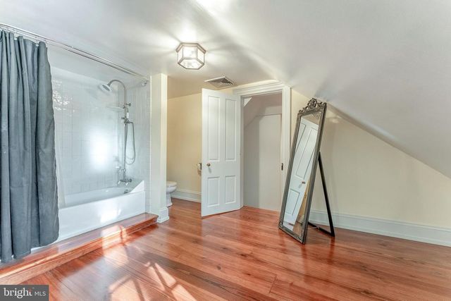 630 WASHINGTON LN, Jenkintown, PA 19046