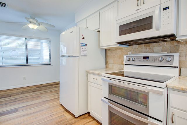 94 Village Del Prado Cir, St Augustine, FL 32080