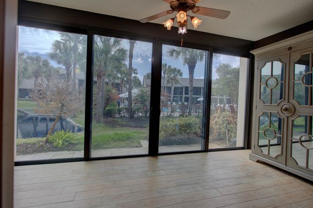 94 Village Del Prado Cir, St Augustine, FL 32080