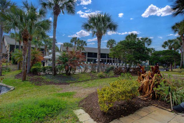 94 Village Del Prado Cir, St Augustine, FL 32080