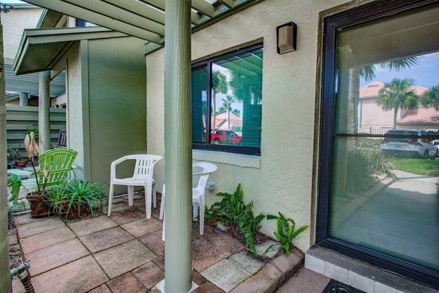 94 Village Del Prado Cir, St Augustine, FL 32080